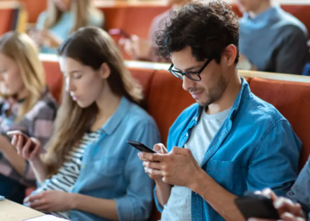 Öğrencilere Tek Şartla ÖTV’siz Telefon ve Bilgisayar Müjdesi!